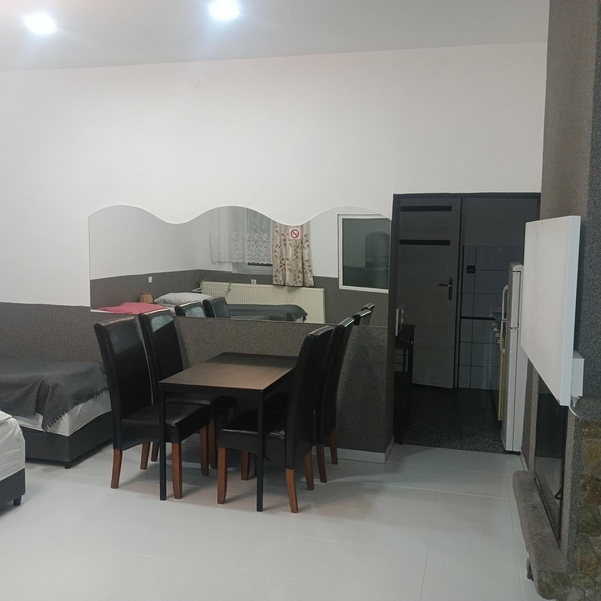 Kwatery 42 Jelenia Góra Εξωτερικό φωτογραφία